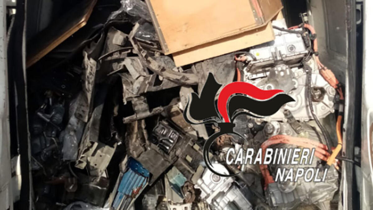 Parti d'auto rubate: in due bloccati nei Paesi Vesuviani - 