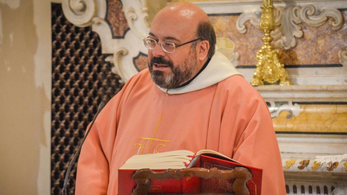 Il parroco colpito da meningite, paura in Costiera - 