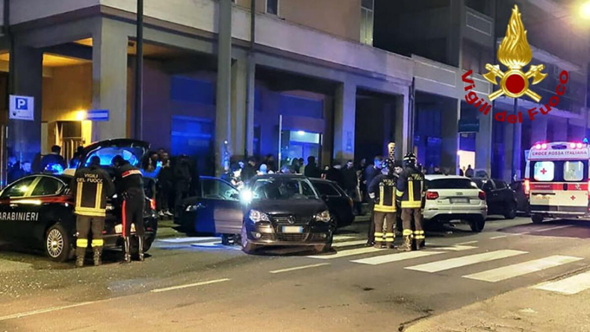 Violento schianto nella notte con 2 feriti gravi: uno in eliambulanza all'Ospedale del Mare - 