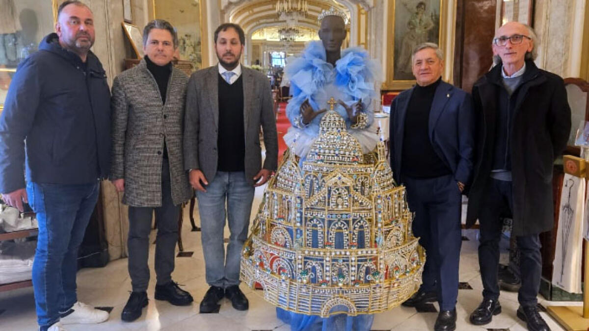 Al Gambrinus esposto un abito del Carnevale di Palma Campania - 