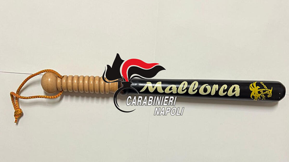 In giro con armi e bastoni: bloccate tre persone - 