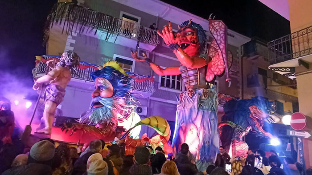 Carnevale di Saviano, tutto pronto per la sfilata conclusiva degli 11 carri - 