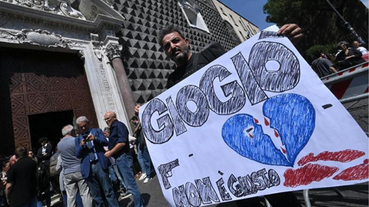 Killer di Giogiò condannato, i familiari sfidano gli amici del musicista davanti al tribunale - 