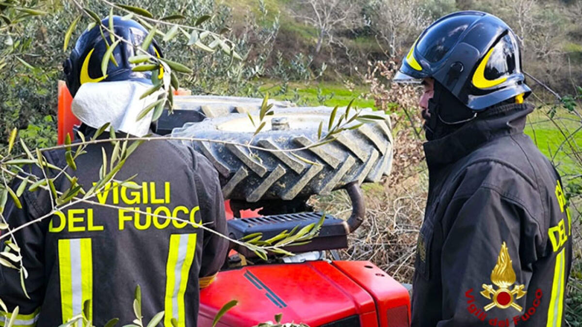Incidente con il trattore, agricoltore senza scampo - 