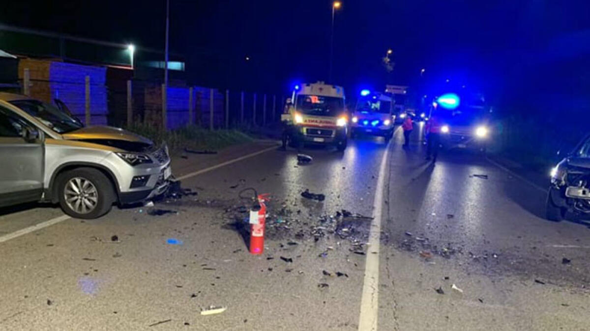 Infermiera interviene sulla scena dell'incidente e viene strangolata dal ferito - 