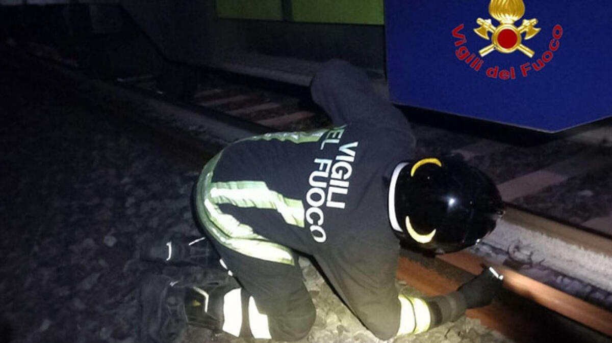 Si lancia davanti al treno e muore a 30 anni - 