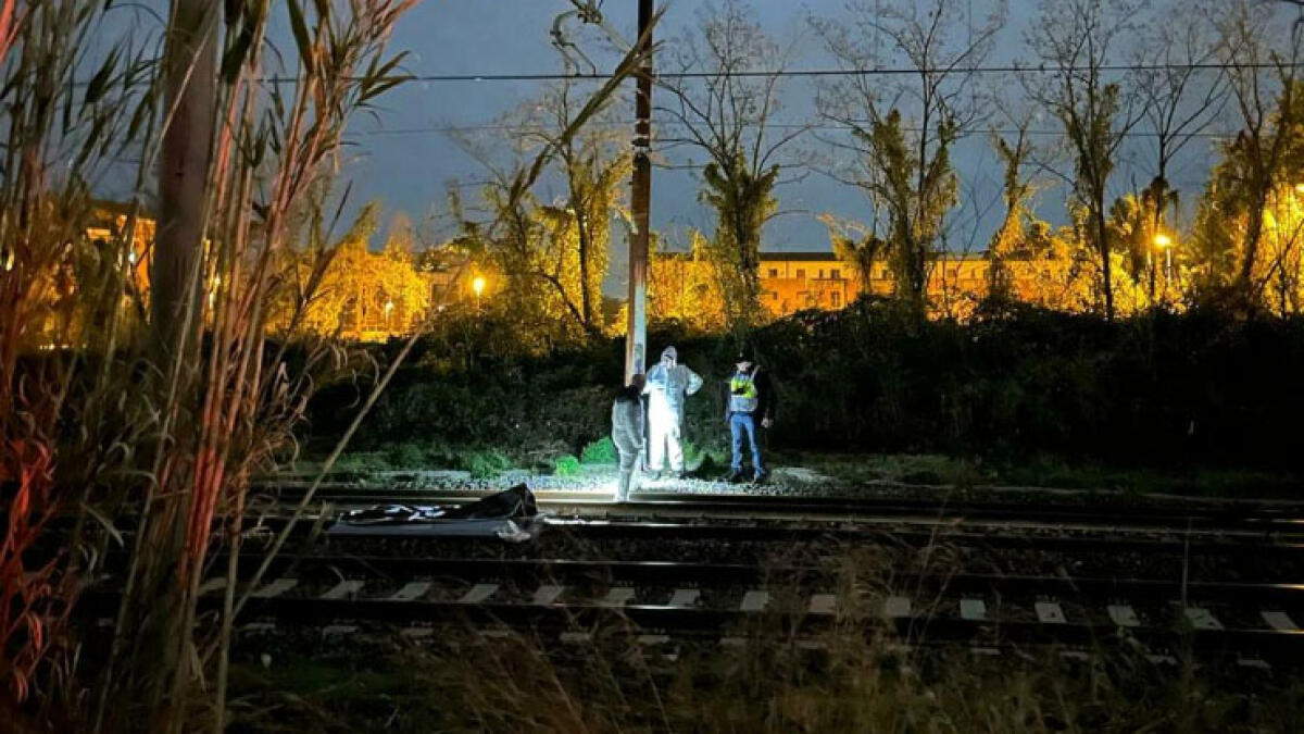 Macchinista eroe colpito da malore ferma il treno appena in tempo e muore - 
