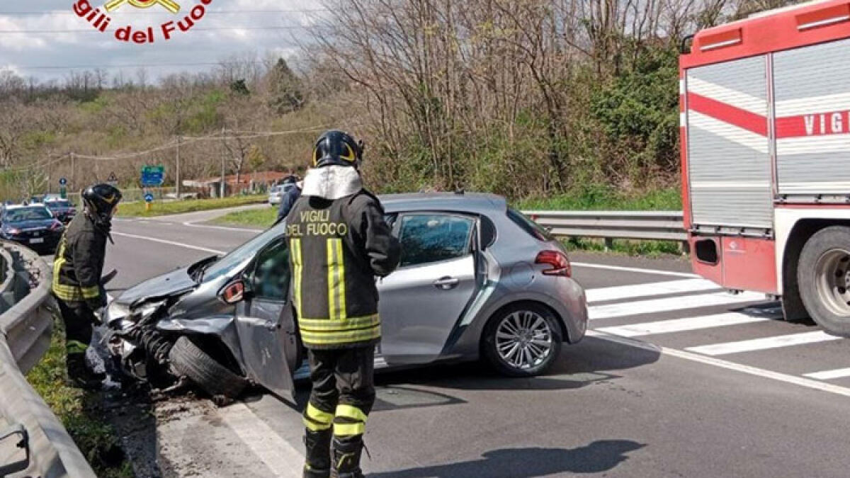 Si schianta sulla Statale, grave un uomo - 