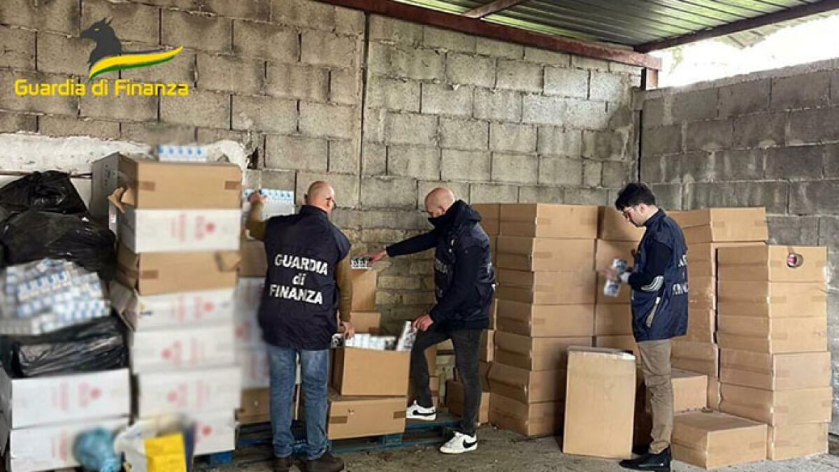 Doppio sequestro di sigarette di contrabbando, irruzione anche a Saviano - 