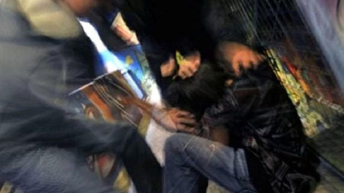 Lite per uno sguardo di troppo: fratture al volto per un 18enne a Pomigliano - 