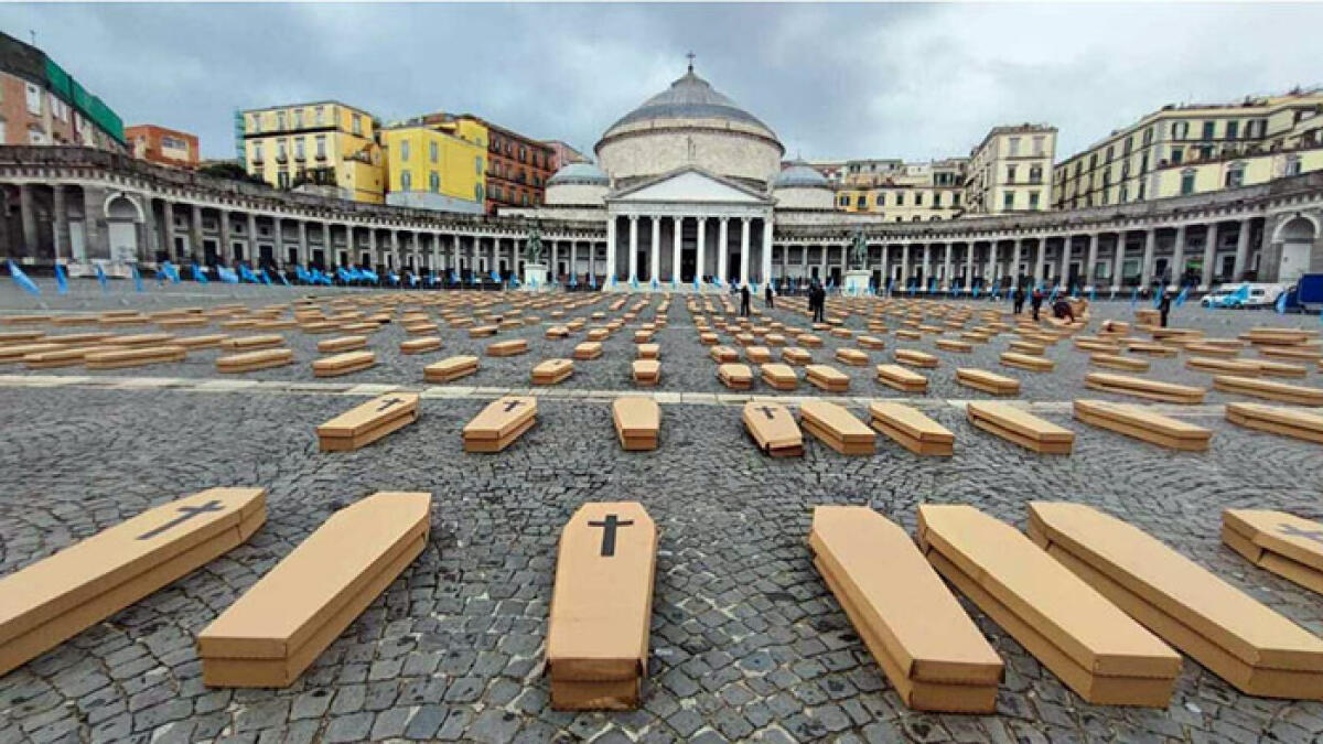 Esposte 500 bare a Piazza del Plebiscito - 