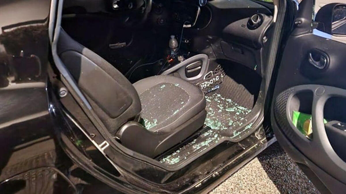 Raid contro don Merola, danneggiata l'auto - 