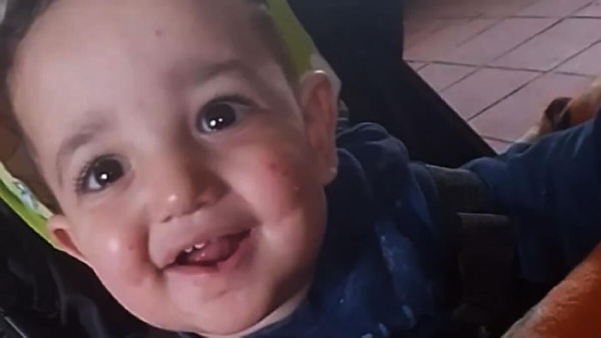 L'addio in lacrime a Francesco Pio, il bimbo sbranato dai pitbull - 