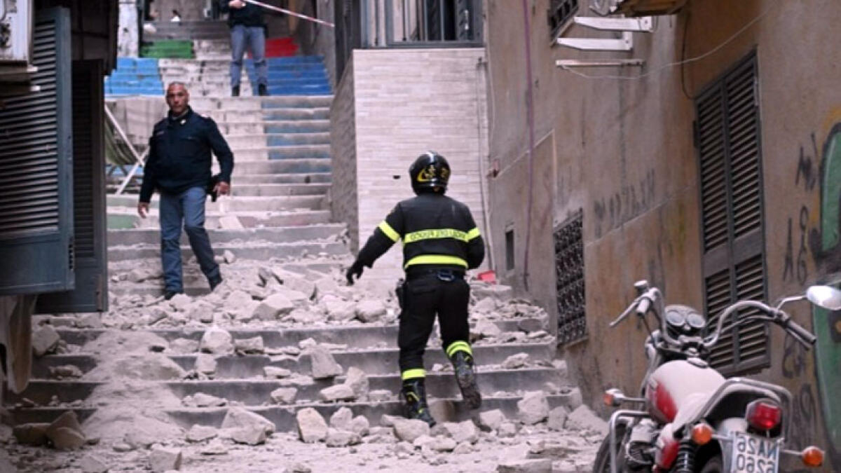 Esplosione ai Quartieri Spagnoli, viene giù parte di una palazzina - 