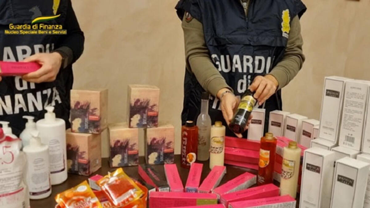 La Campania invasa da cosmetici cancerogeni: maxi-sequestro - 