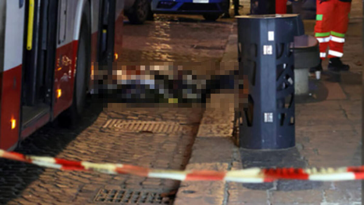 Muore travolto dall'autobus, tragedia di Pasqua a Napoli - 