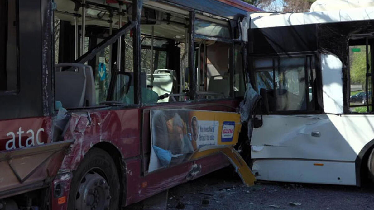 Incidente tra due autobus, anche una neonata tra i 9 feriti - 