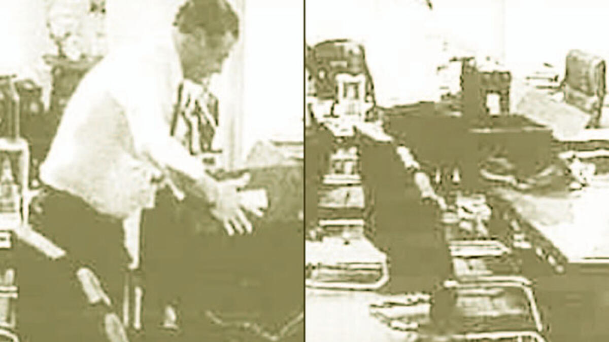 Il sindaco arrestato ripreso mentre distrugge le prove - 