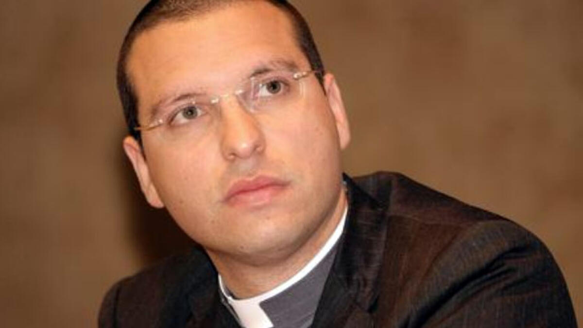 Rubata l'auto del prete anticamorra Don Luigi Merola - 