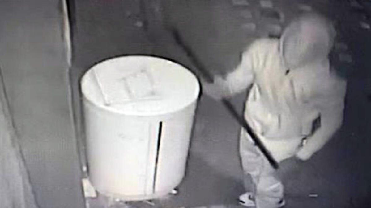 Rapinato e derubato quattro volte: commerciante stremato - 