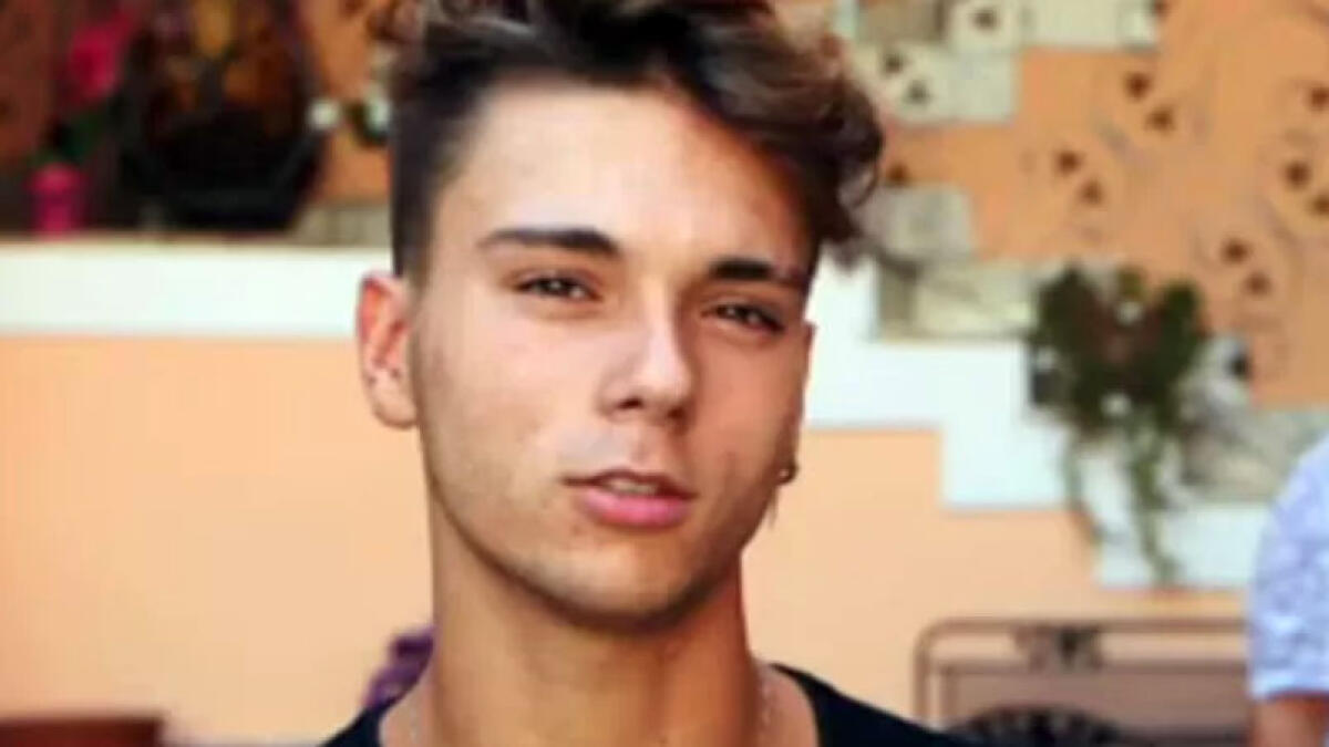 Quattro giovani da 20 a 25 anni morti in due incidenti, tra le vittime la star de "Il Collegio" - 