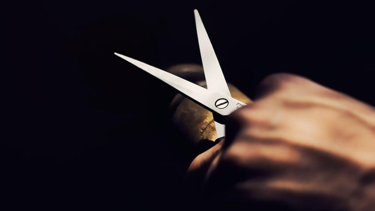 Armato di forbici e coltello aggredisce dirigente comunale - 