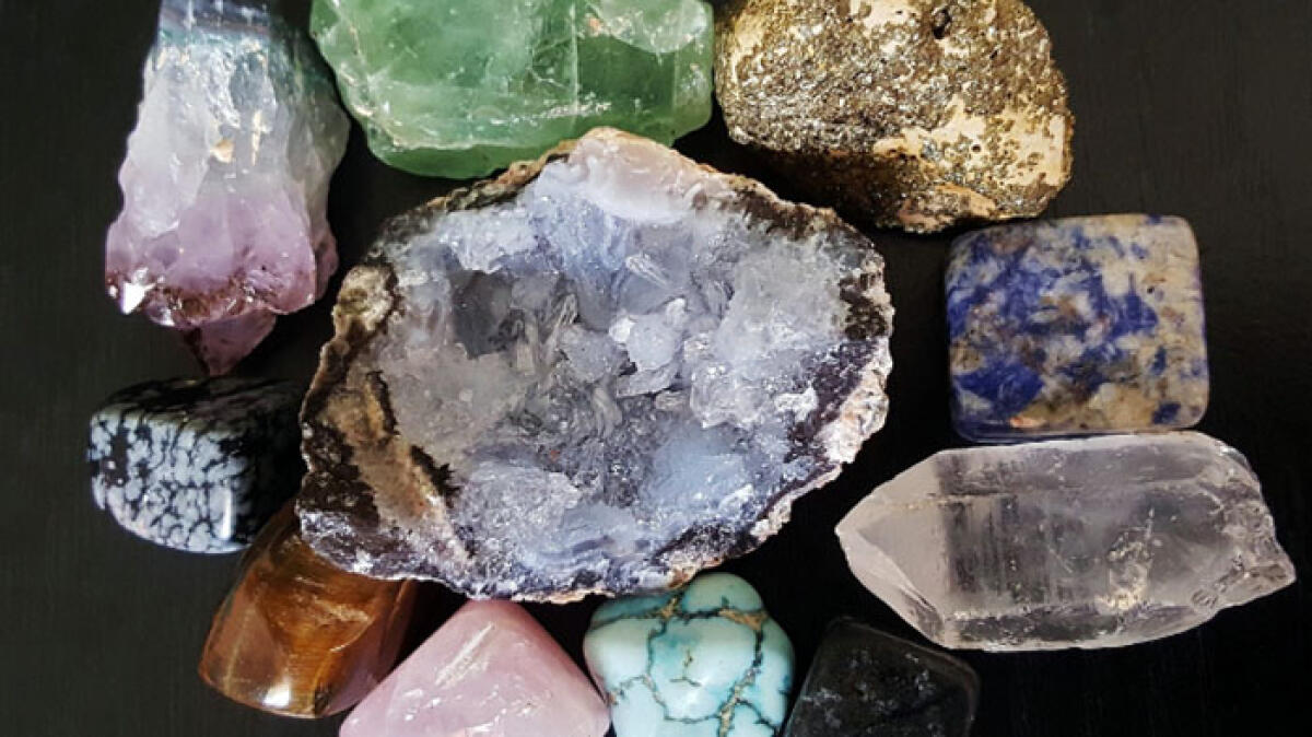 Indagato per documenti falsi: trovato un patrimonio con 80 pietre preziose - 