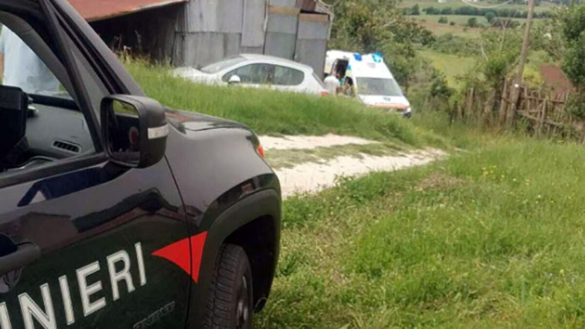 Investito dall'auto senza freno a mano - 