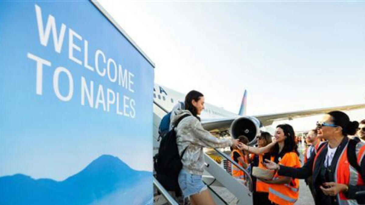 Atterrato a Napoli il primo volo diretto da New York - 
