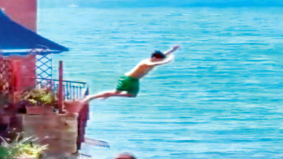 Corsa ai lidi, primi tuffi con i soliti incivili - 