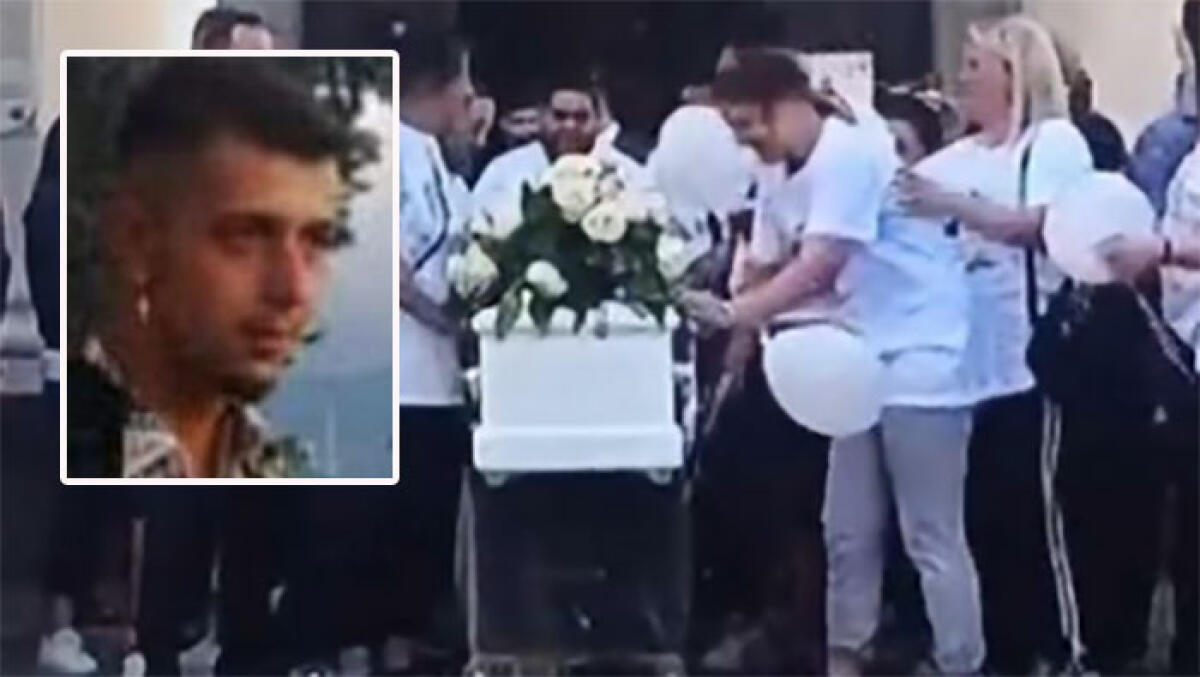 Lacrime a Poggiomarino per l'ultimo saluto ad Alessandro - 