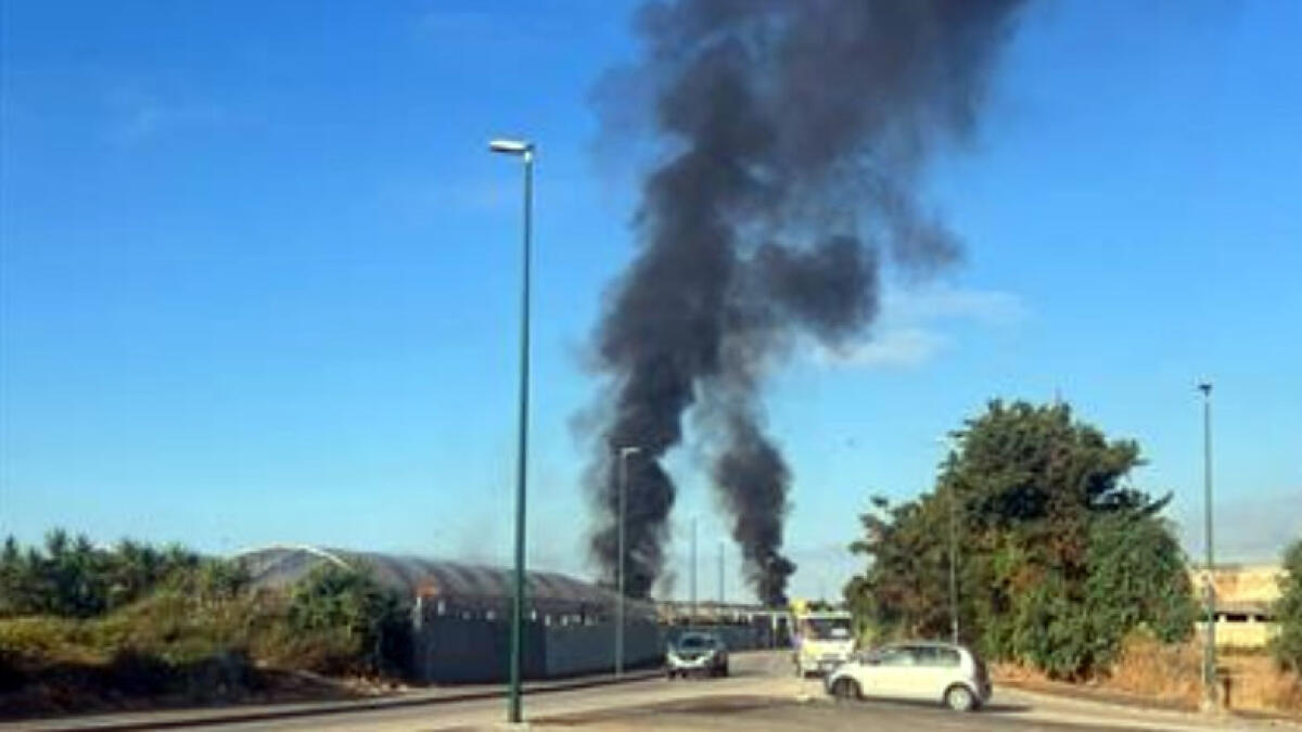 Nuovo incendio nel campo Rom allo svincolo dell'A3 - 