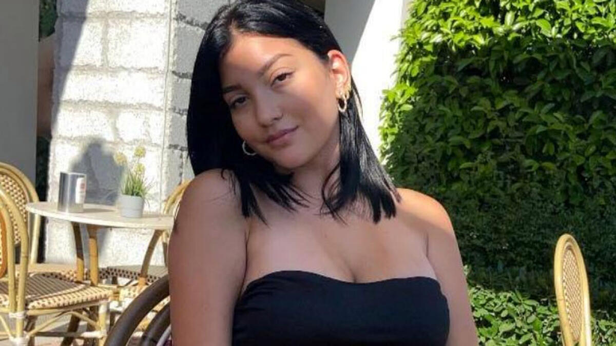 Auto contro una casa, muore una 18enne - 