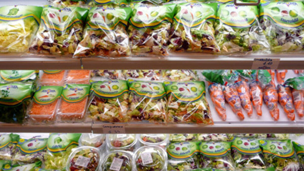 I vigili di Pomigliano sequestrano gli alimenti e li donano alla Caritas - 