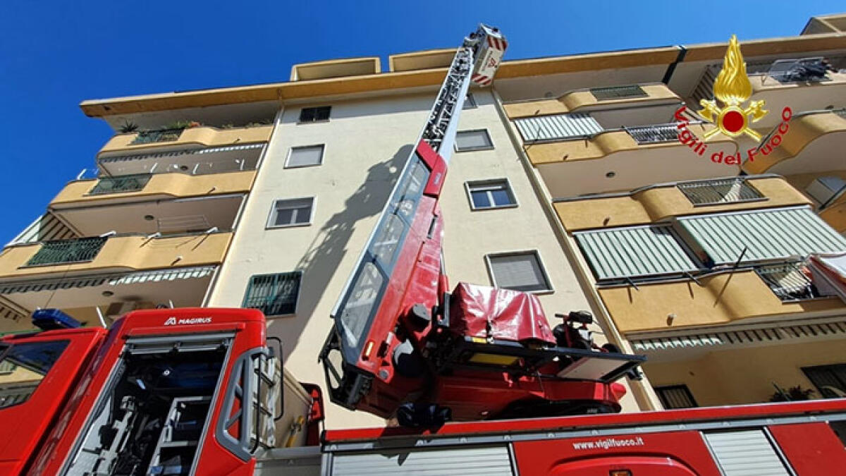 Esplode forno elettrico, appartamento in fiamme e ragazza ferita - 