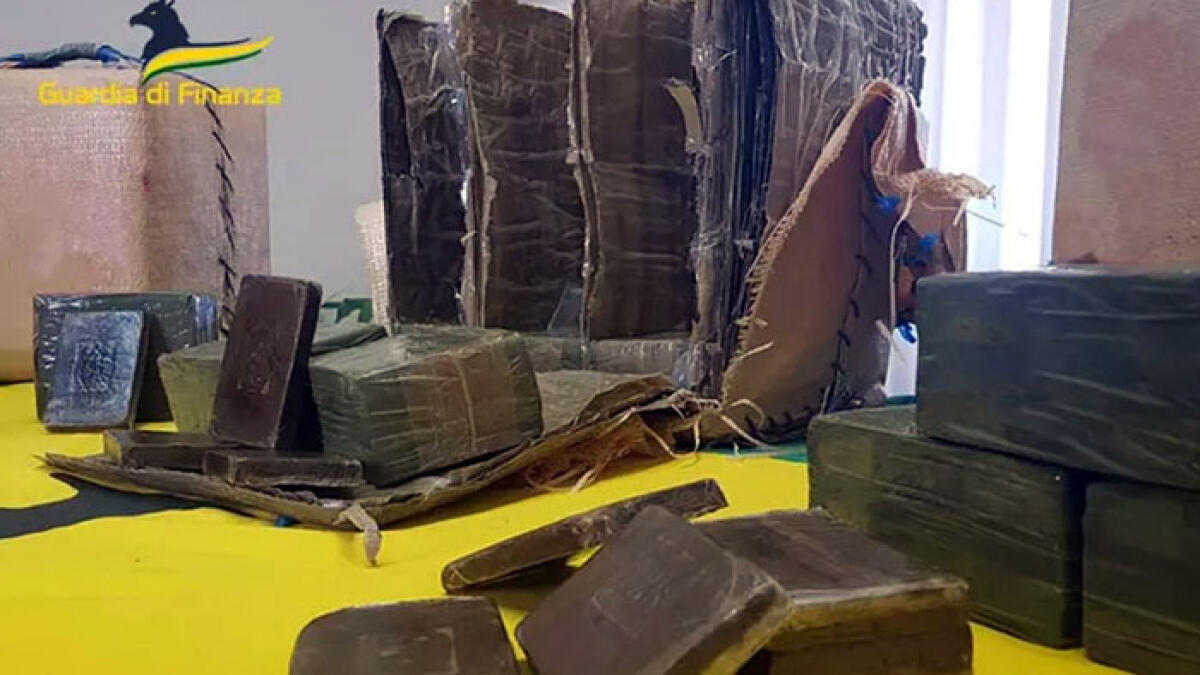 Bloccato con un carico di droga da un quintale - 