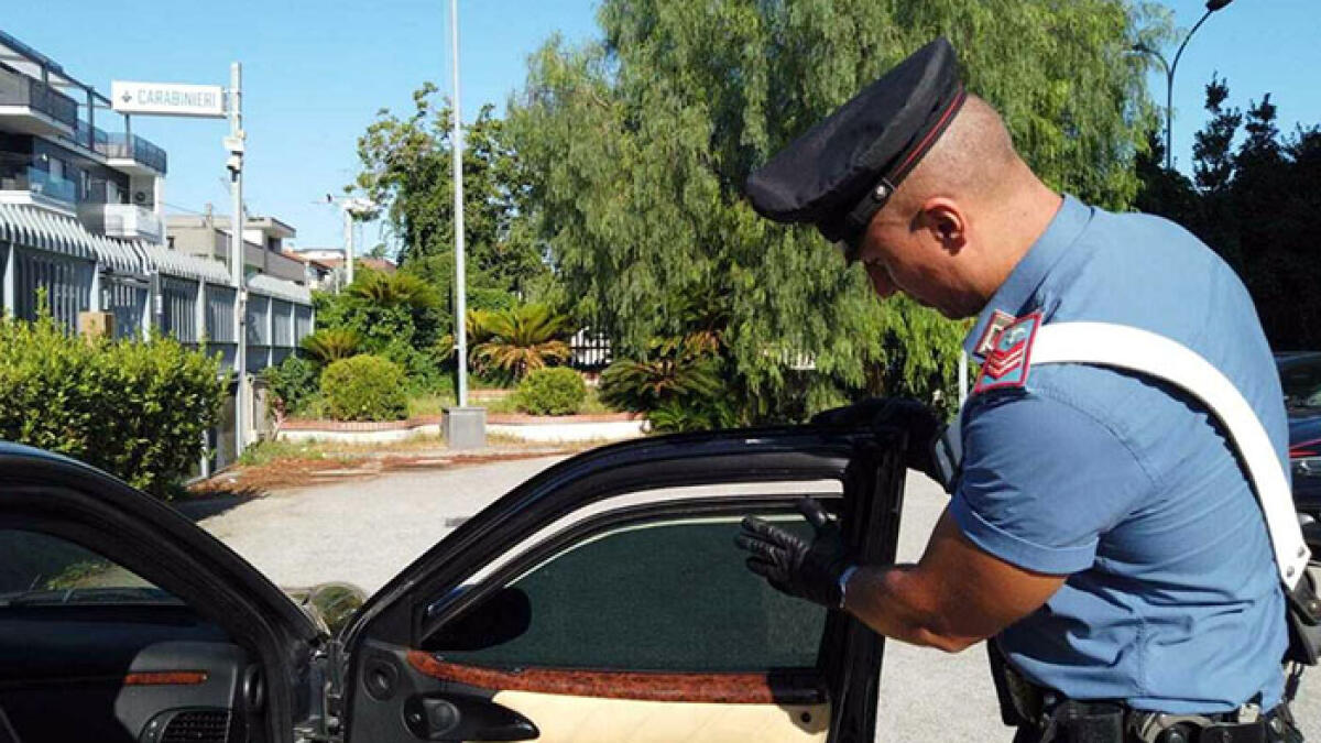 Fermano una donna con la droga, carabinieri assaliti da pregiudicati - 