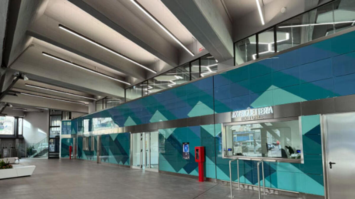 Inaugurata la nuova stazione di Porta Nolana tra le proteste di pendolari - 