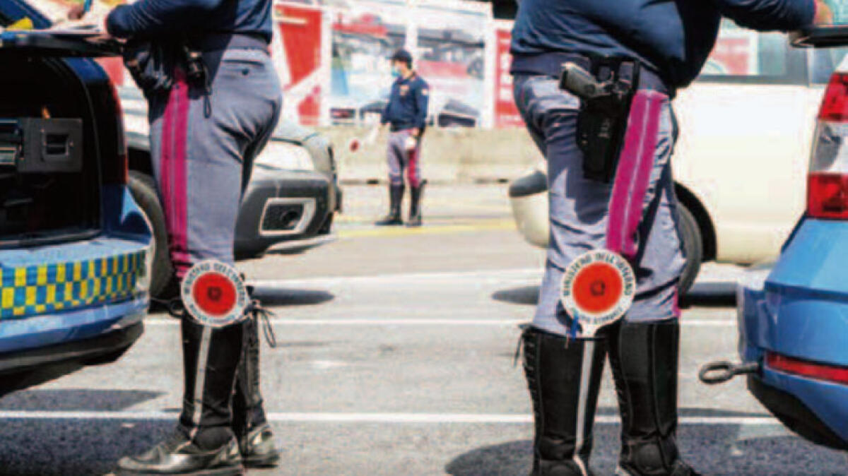 Blitz nei mercati abusivi, sequestrati 43 quintali di merce - 