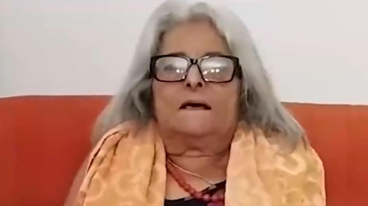 Donna disabile denuncia: "I vicini ammassano i rifiuti davanti a casa mia" - 