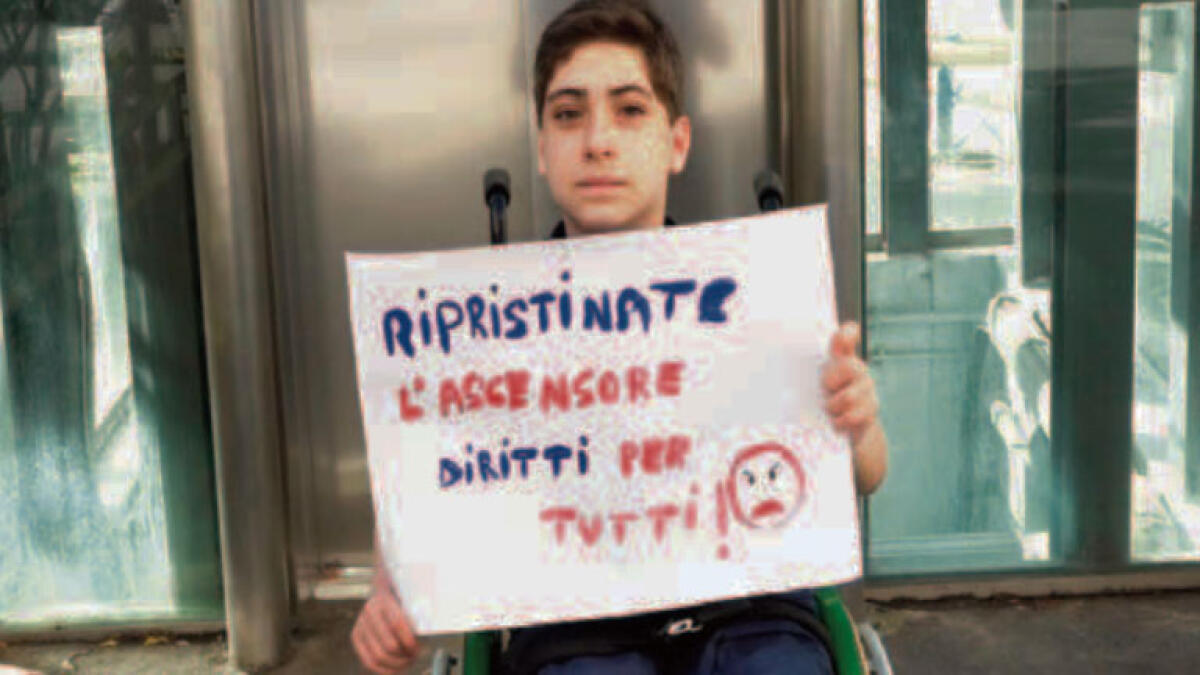 Ascensori fermi, niente treni per i disabili - 