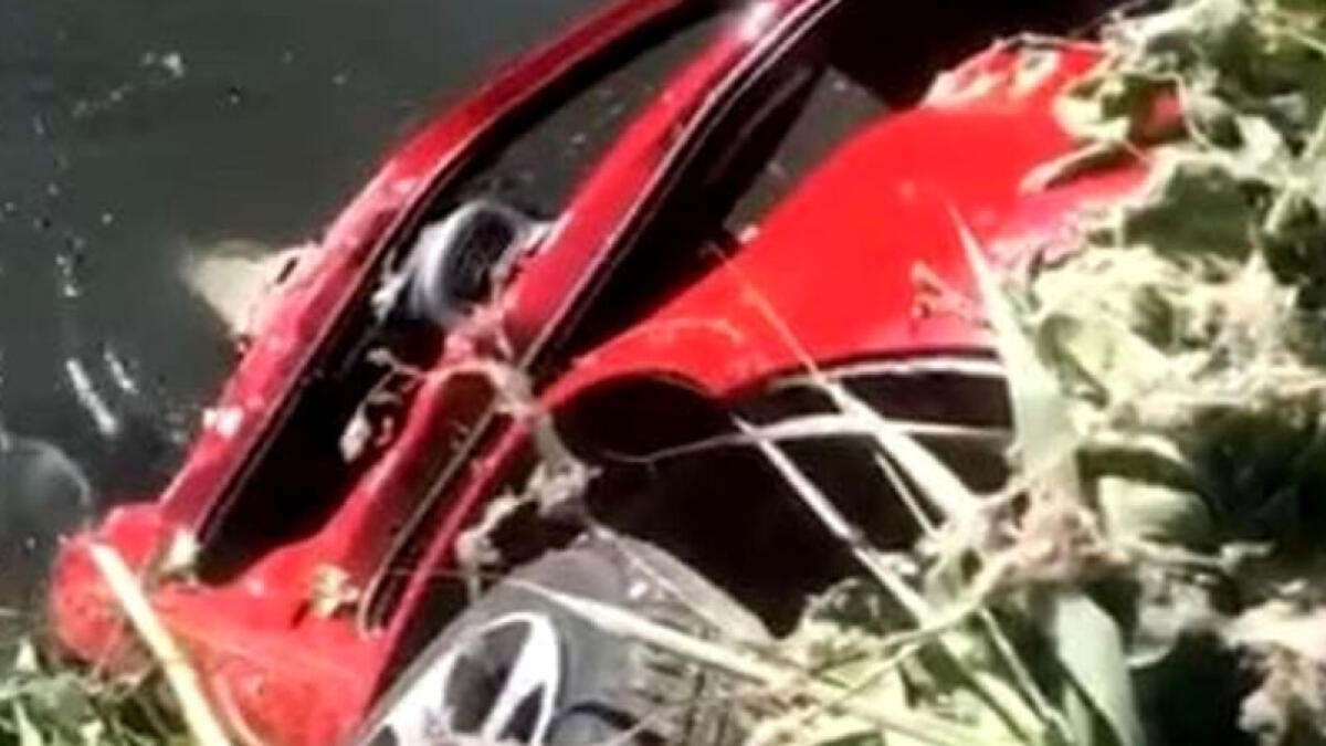 Rubano auto a Scafati, poi la trascinano nel Fiume Sarno - 