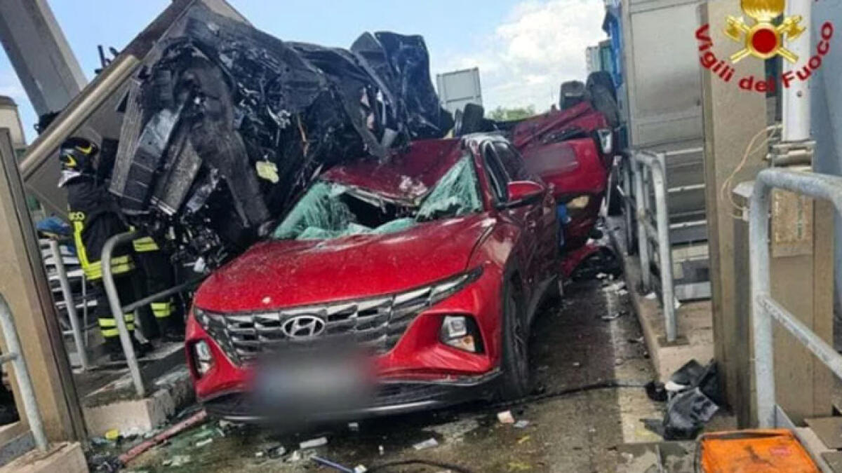 Auto si ribalta sull'altra: 3 morti e 5 feriti - 