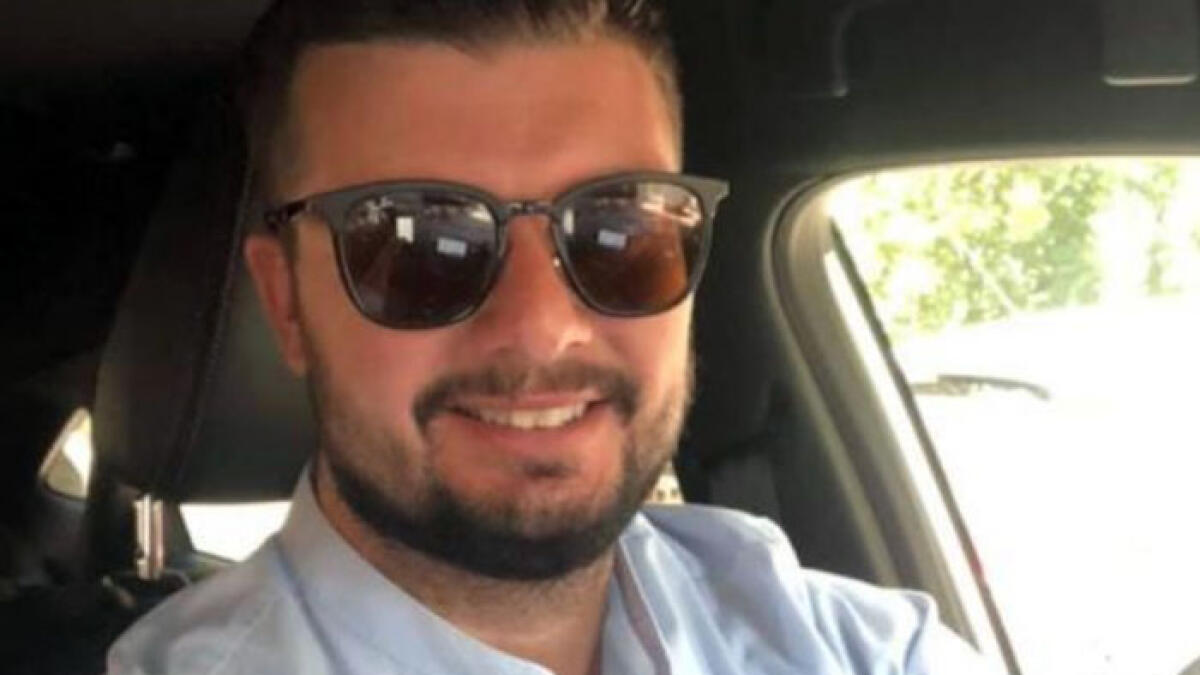 Cade dal tetto, muore giovane elettricista - 