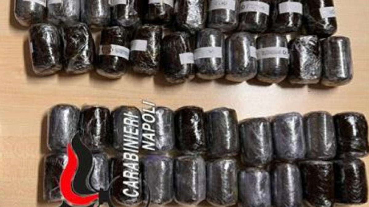 Trasportava 3 chili di droga in auto - 