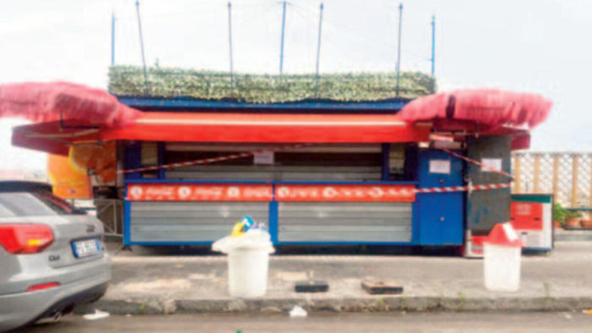 Blitz sul Lungomare, sigilli ad altri chioschi - 