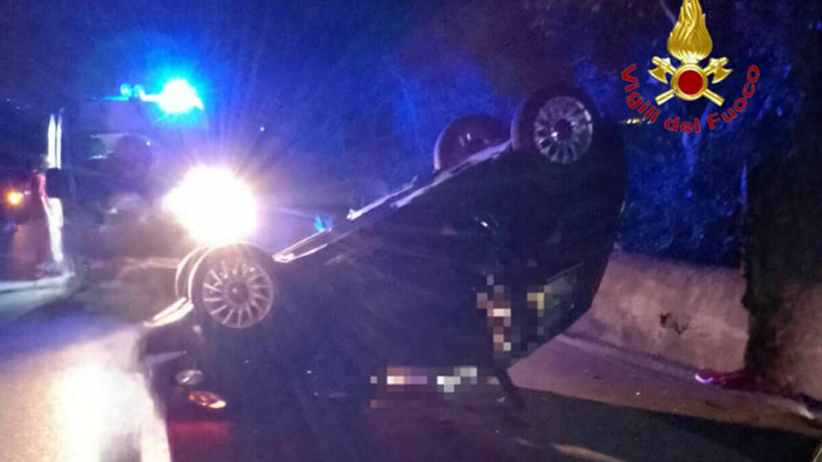 Auto si ribalta sulla Statale - 