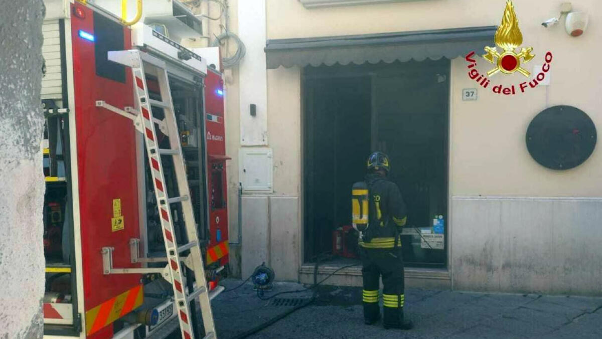Ristorante avvolto dalle fiamme - 