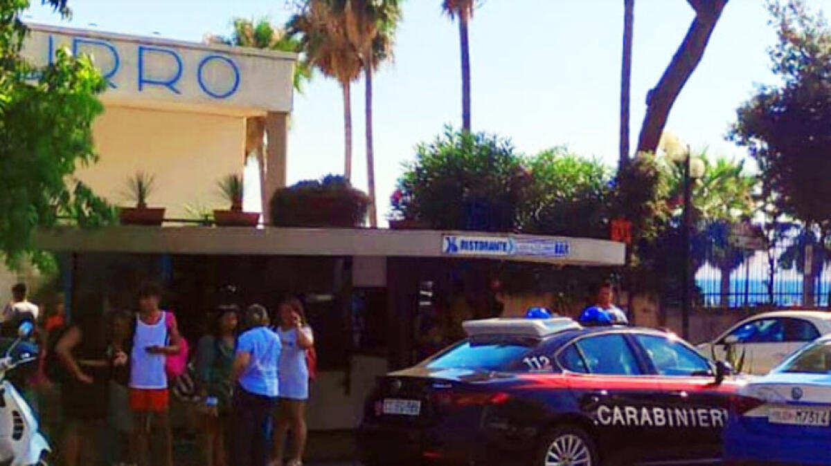 Spari tra i bagnanti a Torre, preso uno dei pistoleri - 