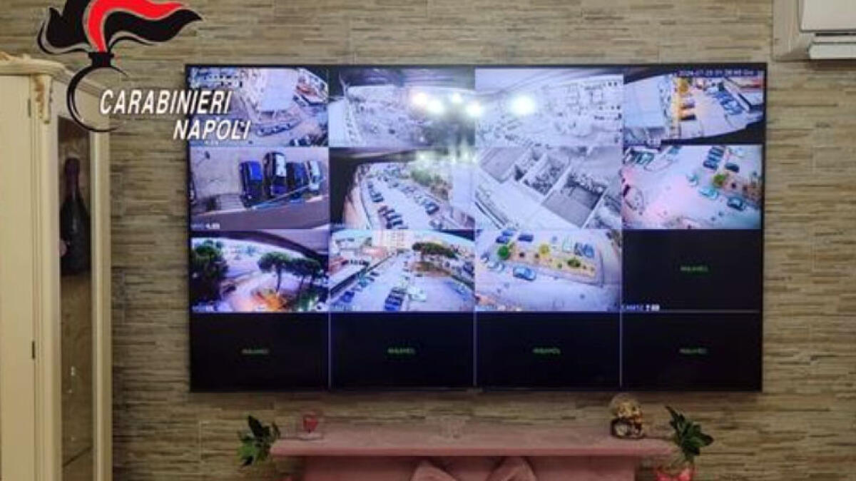 Il bunker dello spaccio, a capo una giovane donna - 